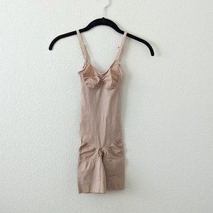 SKIMS Everyday Sculpt Mid Thigh Bodysuit Clay